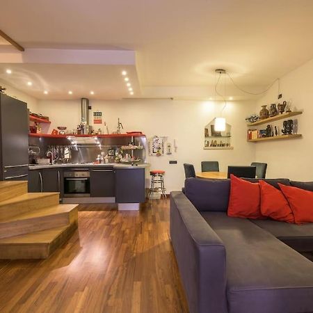 Traditional Apartment In Old City Бари Экстерьер фото